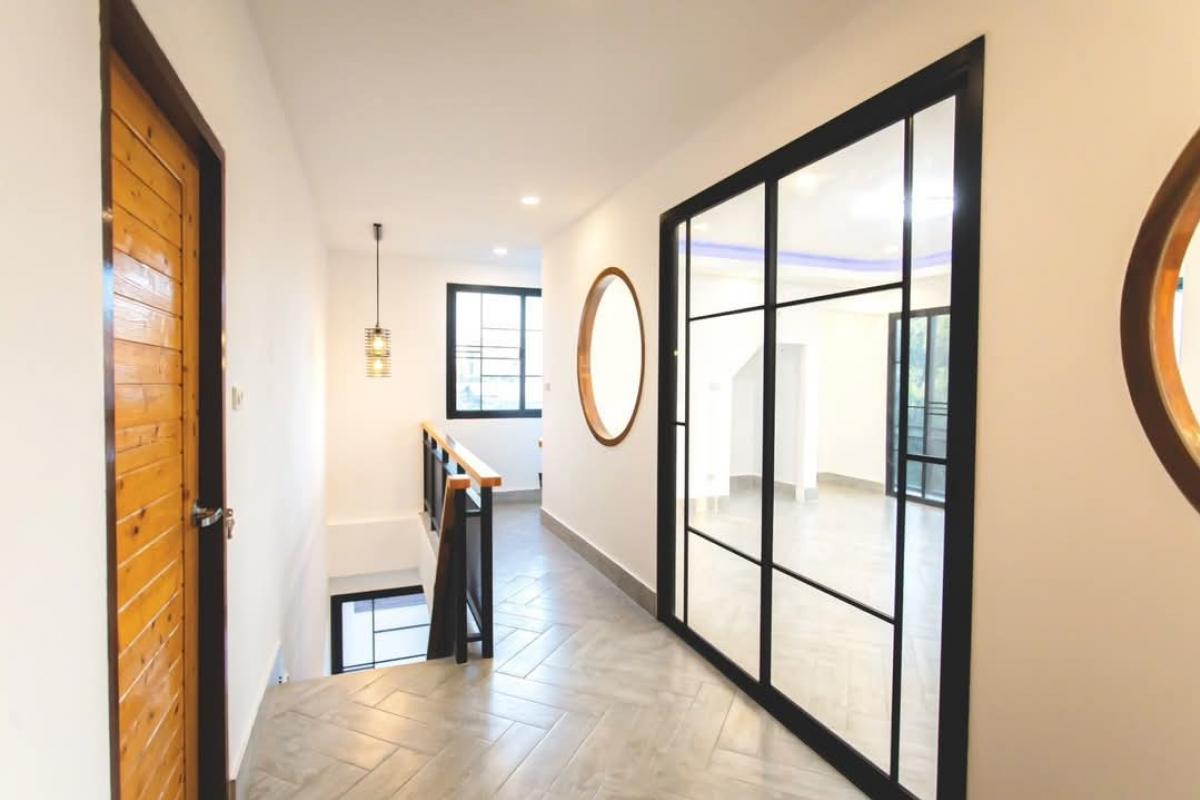 For SaleHome OfficeRatchadapisek, Huaikwang, Suttisan : 🚩For Sale : Home Office Stand alone Renovated @ Suthisarn (Home Office/Single house Soi 20 June Suthisarn)