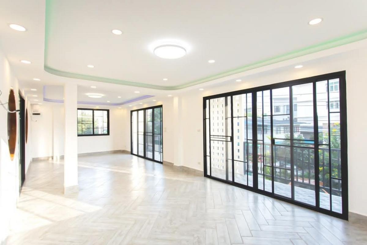 For SaleHome OfficeRatchadapisek, Huaikwang, Suttisan : 🚩For Sale : Home Office Stand alone Renovated @ Suthisarn (Home Office/Single house Soi 20 June Suthisarn)