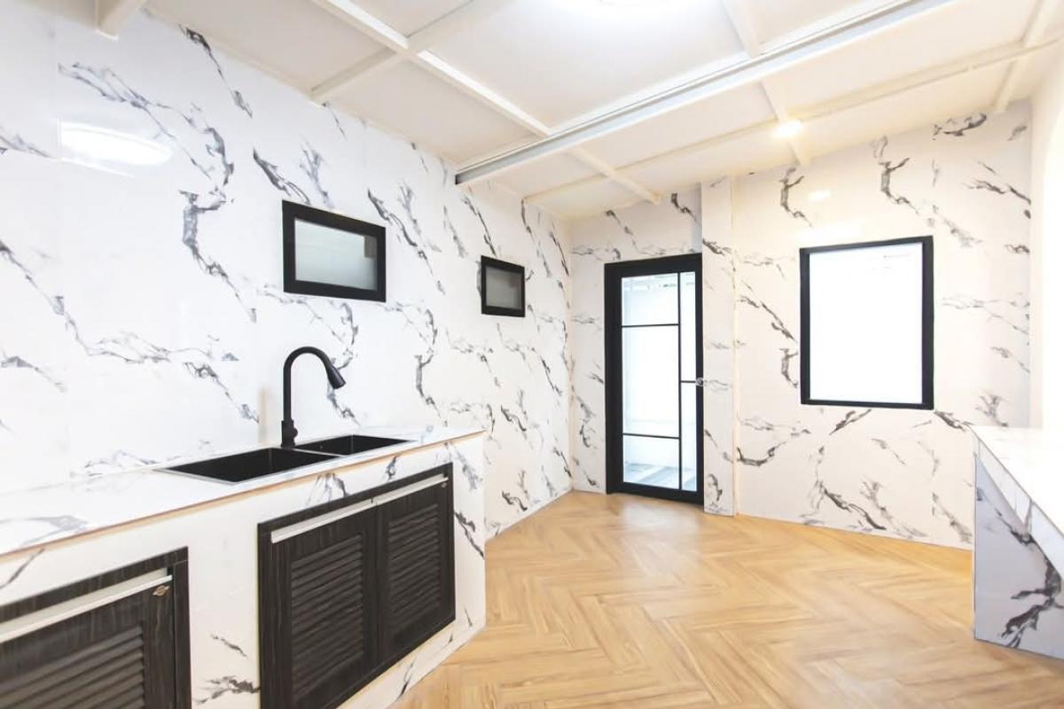 For SaleHome OfficeRatchadapisek, Huaikwang, Suttisan : 🚩For Sale : Home Office Stand alone Renovated @ Suthisarn (Home Office/Single house Soi 20 June Suthisarn)