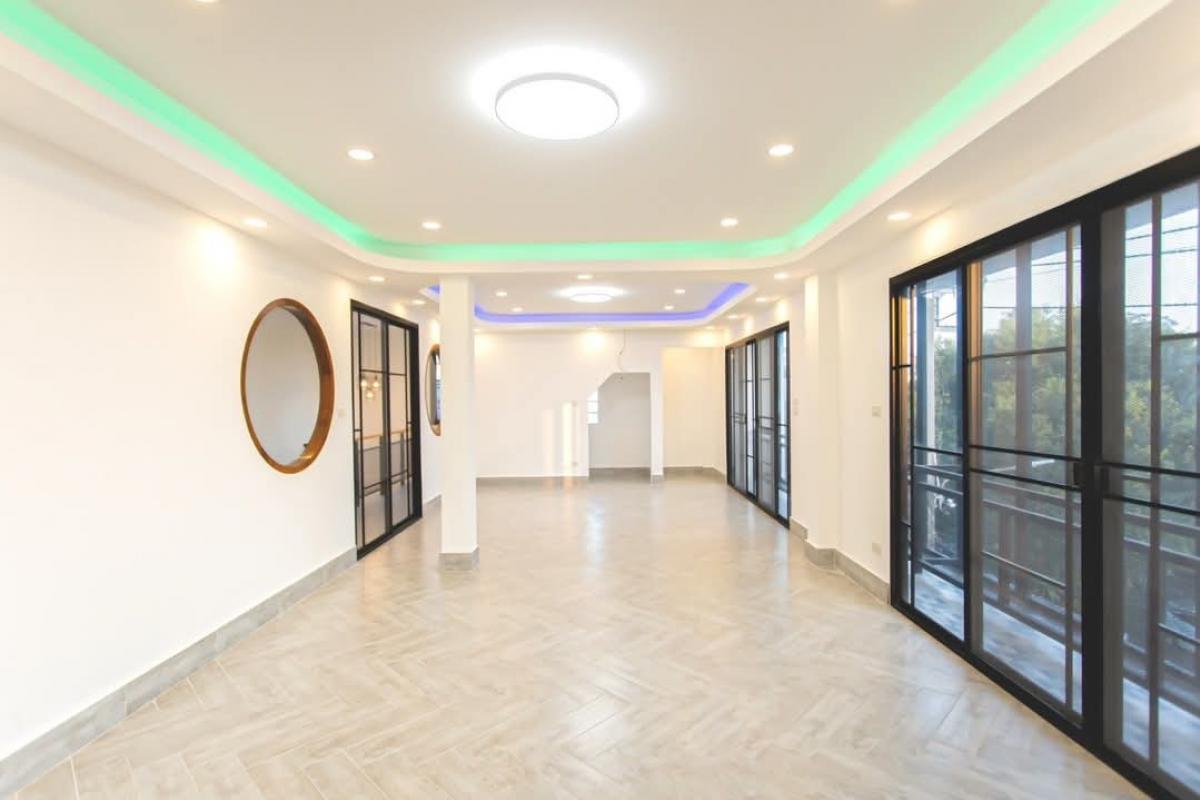 For SaleHome OfficeRatchadapisek, Huaikwang, Suttisan : 🚩For Sale : Home Office Stand alone Renovated @ Suthisarn (Home Office/Single house Soi 20 June Suthisarn)