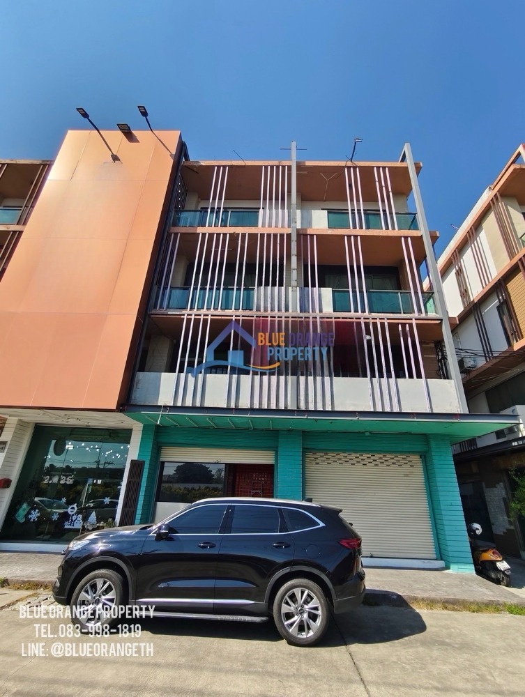 For RentShop HouseNawamin, Ramindra : For rent 2 commercial buildings on Panya Intra Road, near Fashion Island shopping mall