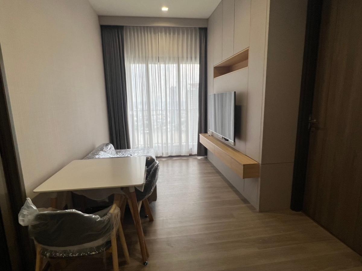 ให้เช่าคอนโดสาทร นราธิวาส : Rhythm charoenkrung pavillion 1 bed 35sq.m 26,000 ,Call/Line : 0954597992