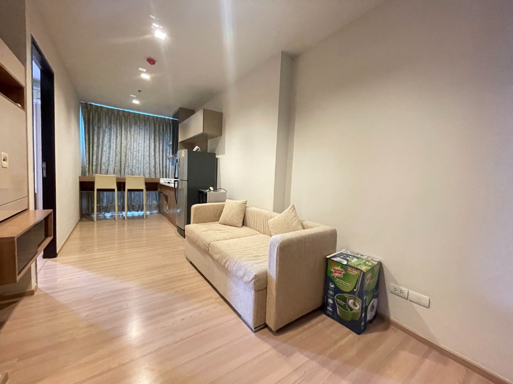 For SaleCondoSathorn, Narathiwat : ** Rhythm Sathorn Condo next to BTS Saphan Taksin, fully furnished, please inquire **