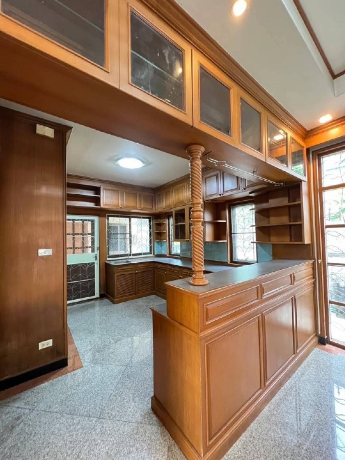 ให้เช่าบ้านลาดพร้าว101 แฮปปี้แลนด์ : ขายและให้เช่าบ้านเดี่ยว 3 ชั้น ลาดพร้าว 93 เหมาะทำออฟฟิศ โฮมออฟฟิศ หรือสตูดิโอไลฟ์สด จดทะเบียนบริษัทได้