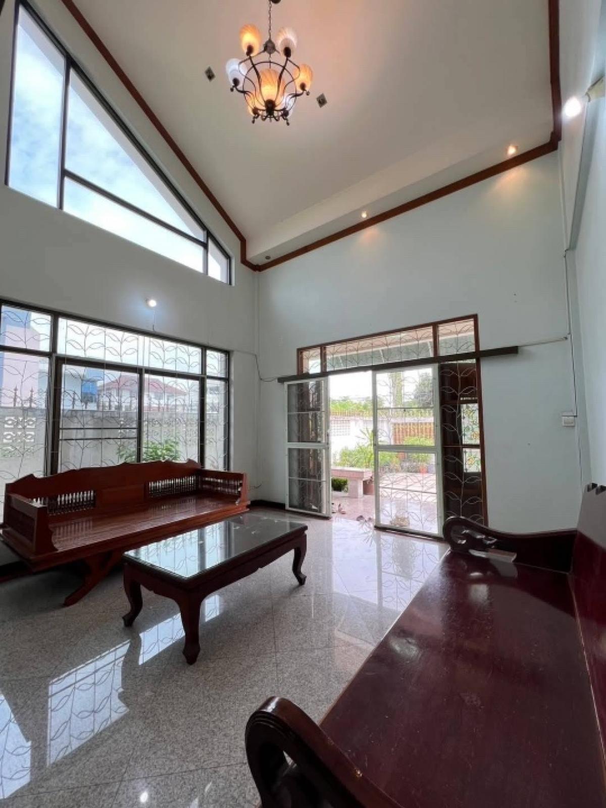 ให้เช่าบ้านลาดพร้าว101 แฮปปี้แลนด์ : ขายและให้เช่าบ้านเดี่ยว 3 ชั้น ลาดพร้าว 93 เหมาะทำออฟฟิศ โฮมออฟฟิศ หรือสตูดิโอไลฟ์สด จดทะเบียนบริษัทได้