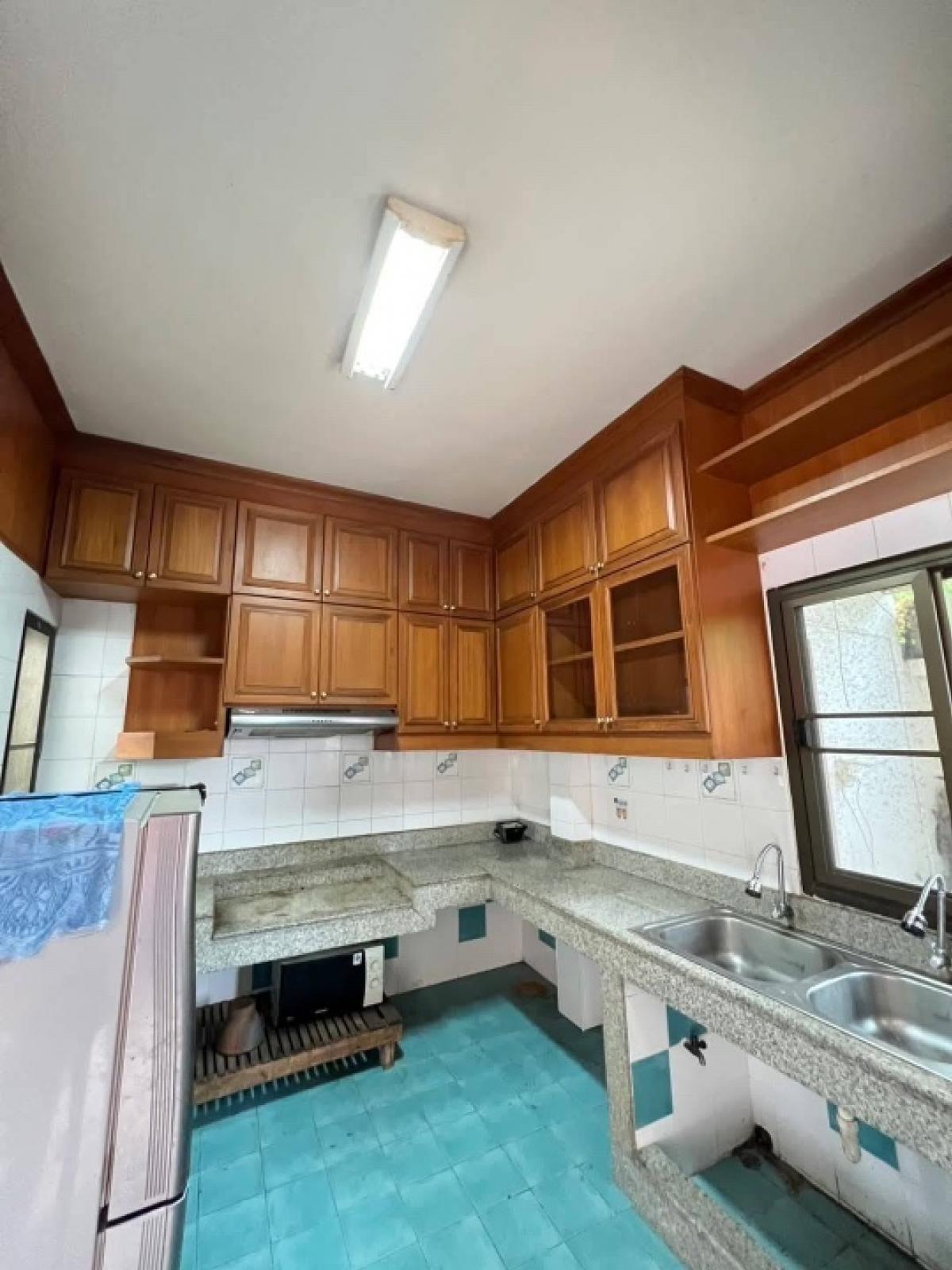 ให้เช่าบ้านลาดพร้าว101 แฮปปี้แลนด์ : ขายและให้เช่าบ้านเดี่ยว 3 ชั้น ลาดพร้าว 93 เหมาะทำออฟฟิศ โฮมออฟฟิศ หรือสตูดิโอไลฟ์สด จดทะเบียนบริษัทได้