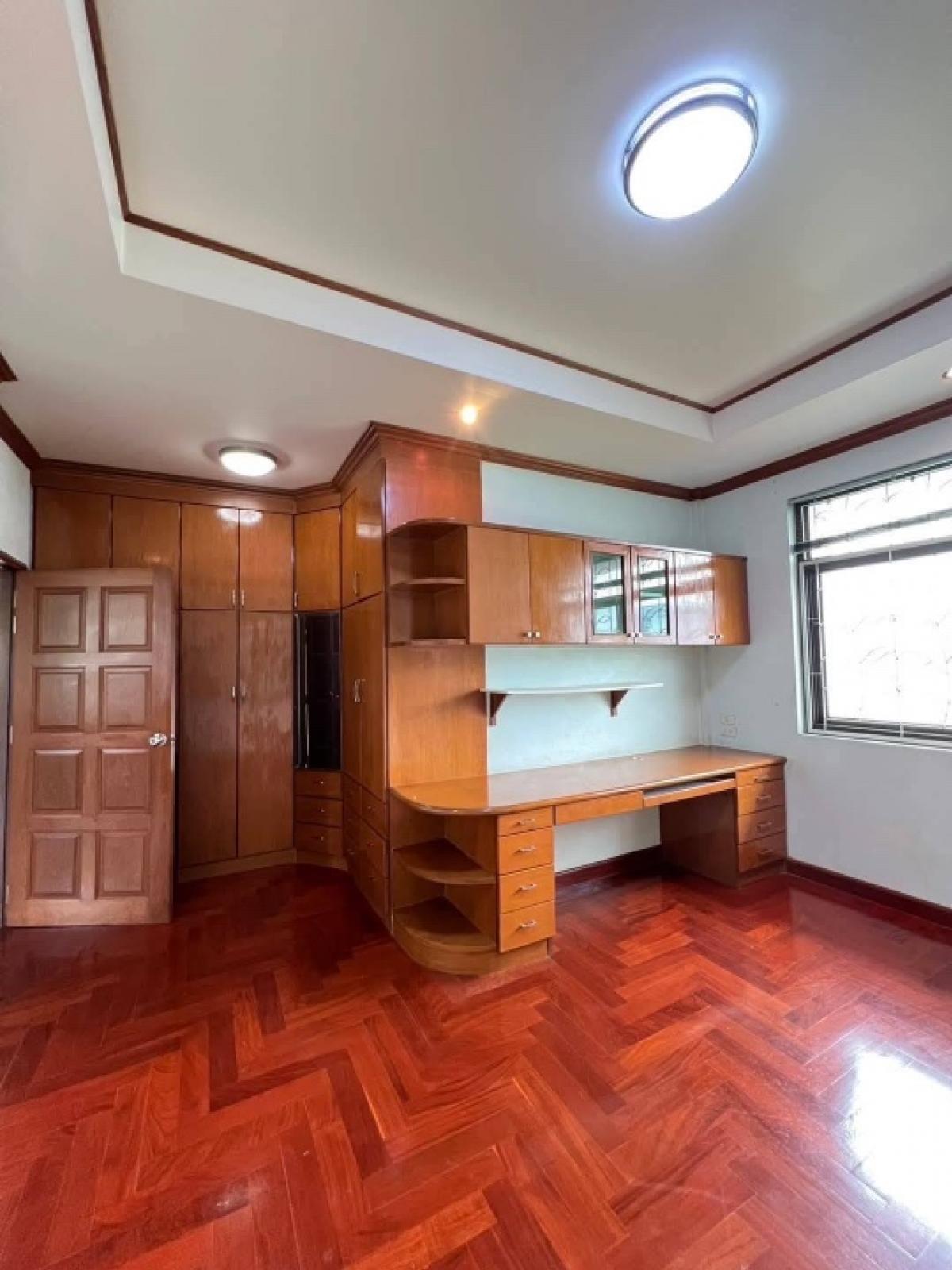 ให้เช่าบ้านลาดพร้าว101 แฮปปี้แลนด์ : ขายและให้เช่าบ้านเดี่ยว 3 ชั้น ลาดพร้าว 93 เหมาะทำออฟฟิศ โฮมออฟฟิศ หรือสตูดิโอไลฟ์สด จดทะเบียนบริษัทได้