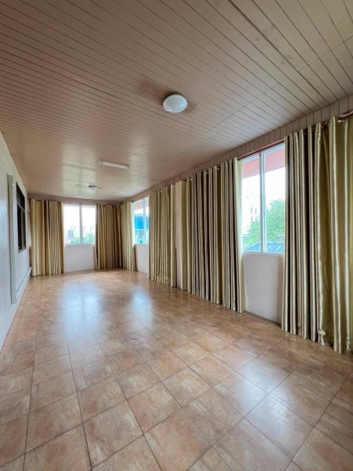 ให้เช่าบ้านลาดพร้าว101 แฮปปี้แลนด์ : ขายและให้เช่าบ้านเดี่ยว 3 ชั้น ลาดพร้าว 93 เหมาะทำออฟฟิศ โฮมออฟฟิศ หรือสตูดิโอไลฟ์สด จดทะเบียนบริษัทได้