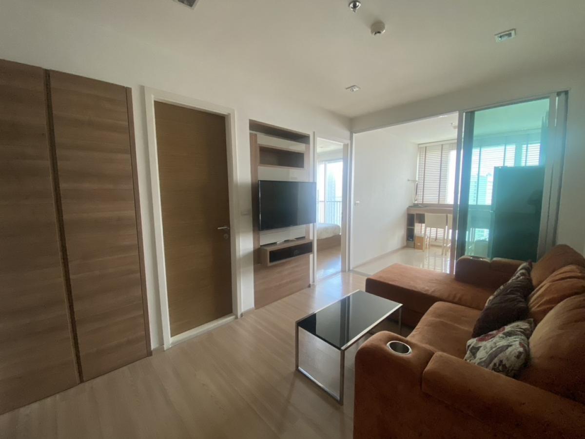 For SaleCondoSapankwai,Jatujak : ❤️❤️ For sale: Condo Rhythm Phahon-Ari * 23rd floor, 1 bedroom, 1 bathroom, 1 kitchen (sky kitchen), size 45.14 square meters * East side (Phahonyothin Road/BTS), condo garden view, not blocked * Built-in: TV shelf/hanger, bed, wardrobe, work desk