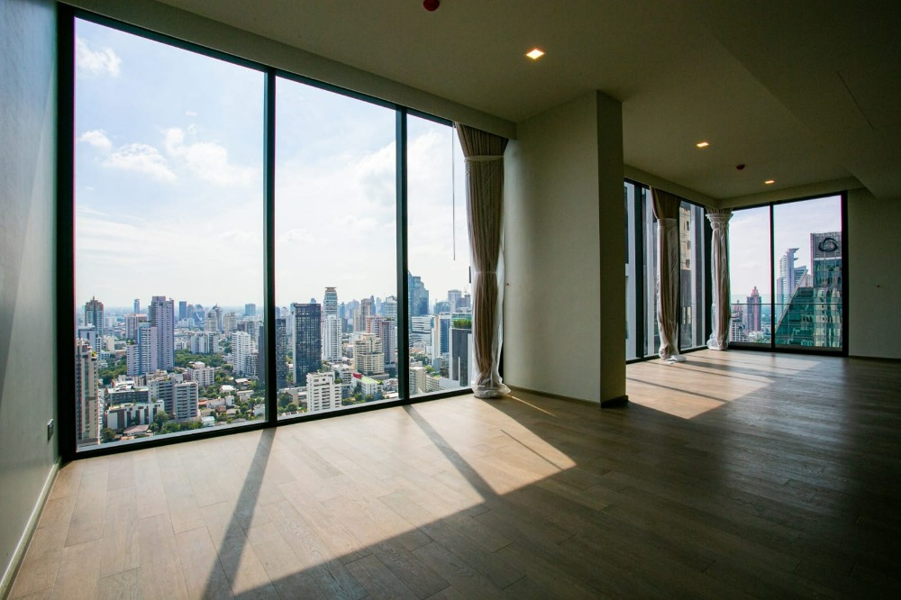 For RentCondoSukhumvit, Asoke, Thonglor : (For rent) Celes Asoke on Asoke Montri Road, near BTS Asoke and MRT Sukhumvit.