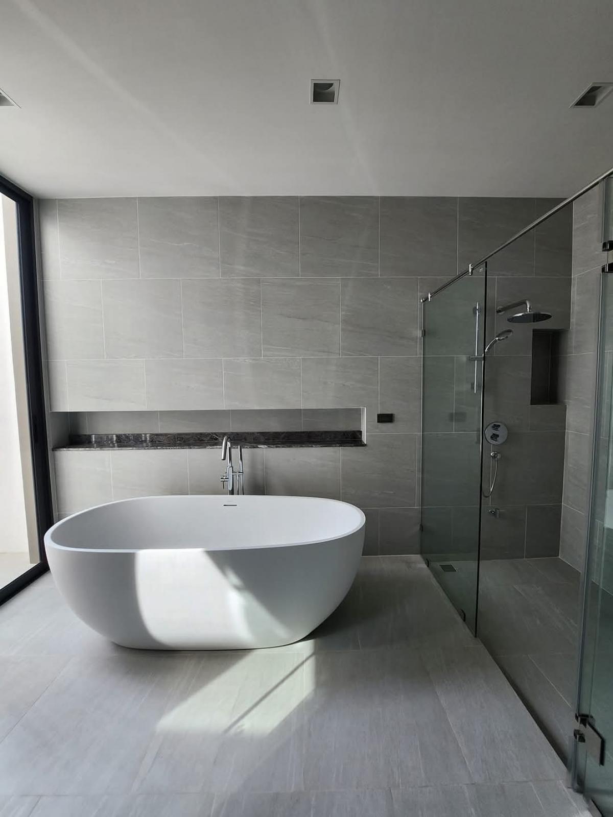 For SaleHouseLadkrabang, Suwannaphum Airport : 🚩𝗧𝗛𝗘 𝗢𝗡𝗘 𝗦𝗜𝗚𝗡𝗔𝗧𝗨𝗥𝗘 𝗕𝗔𝗡𝗚𝗡𝗔 - 𝗥𝗔𝗠𝗔 𝟵 3-storey pool villa and garden villa with private elevator