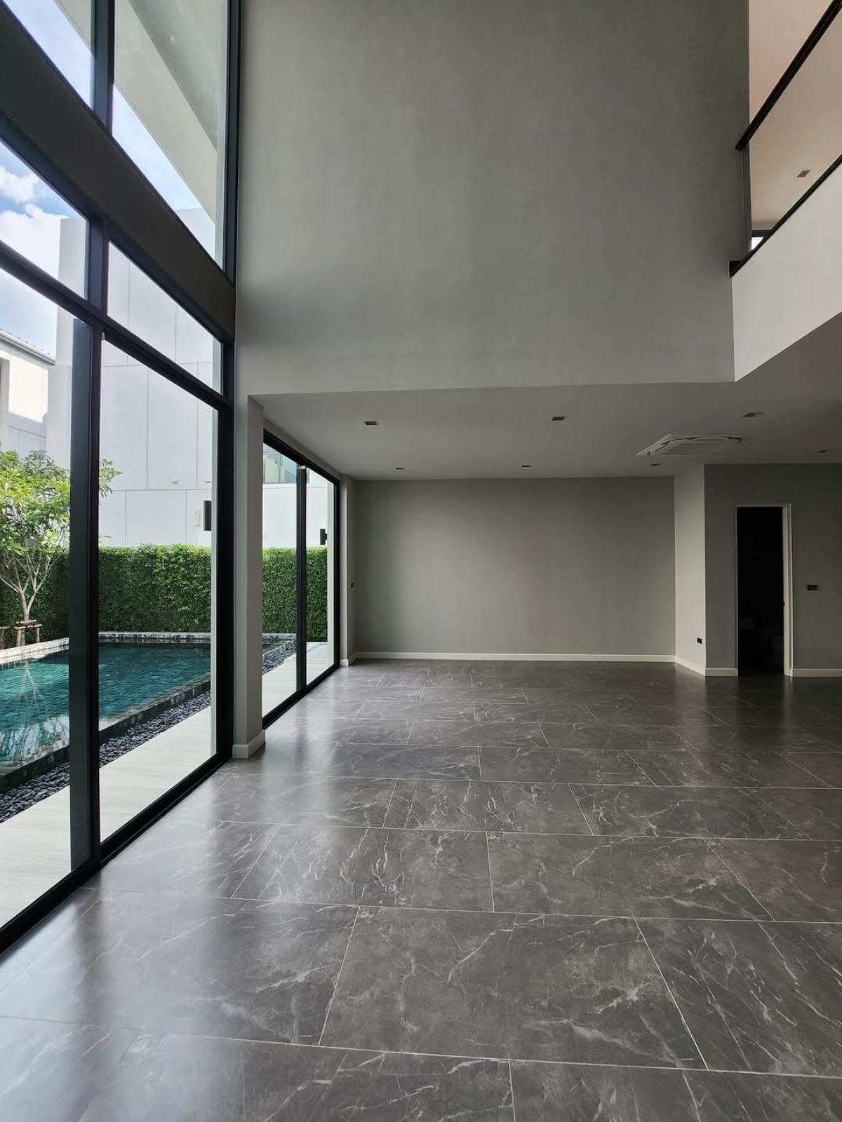 For SaleHouseLadkrabang, Suwannaphum Airport : 🚩𝗧𝗛𝗘 𝗢𝗡𝗘 𝗦𝗜𝗚𝗡𝗔𝗧𝗨𝗥𝗘 𝗕𝗔𝗡𝗚𝗡𝗔 - 𝗥𝗔𝗠𝗔 𝟵 3-storey pool villa and garden villa with private elevator