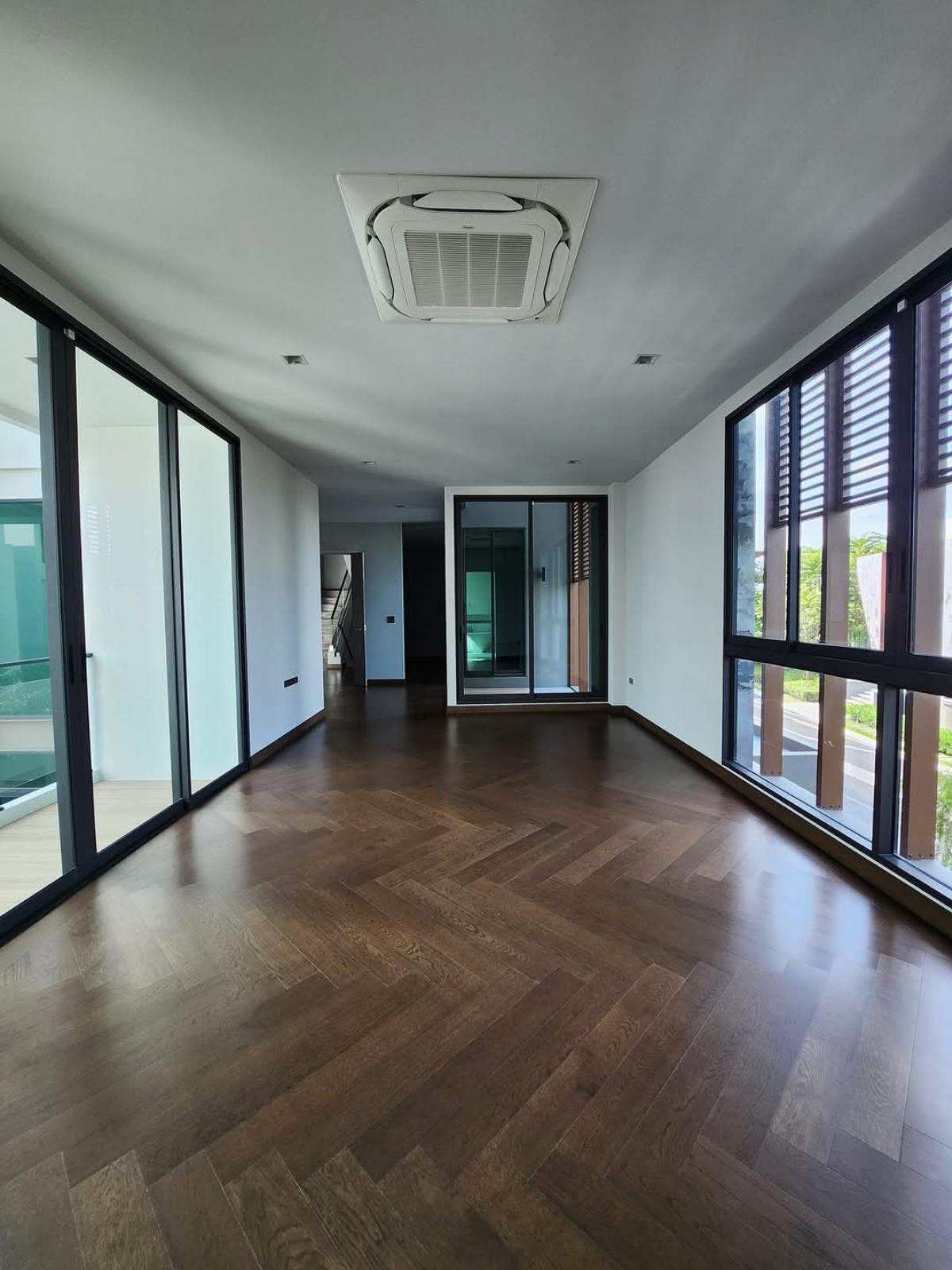 For SaleHouseLadkrabang, Suwannaphum Airport : 🚩𝗧𝗛𝗘 𝗢𝗡𝗘 𝗦𝗜𝗚𝗡𝗔𝗧𝗨𝗥𝗘 𝗕𝗔𝗡𝗚𝗡𝗔 - 𝗥𝗔𝗠𝗔 𝟵 3-storey pool villa and garden villa with private elevator