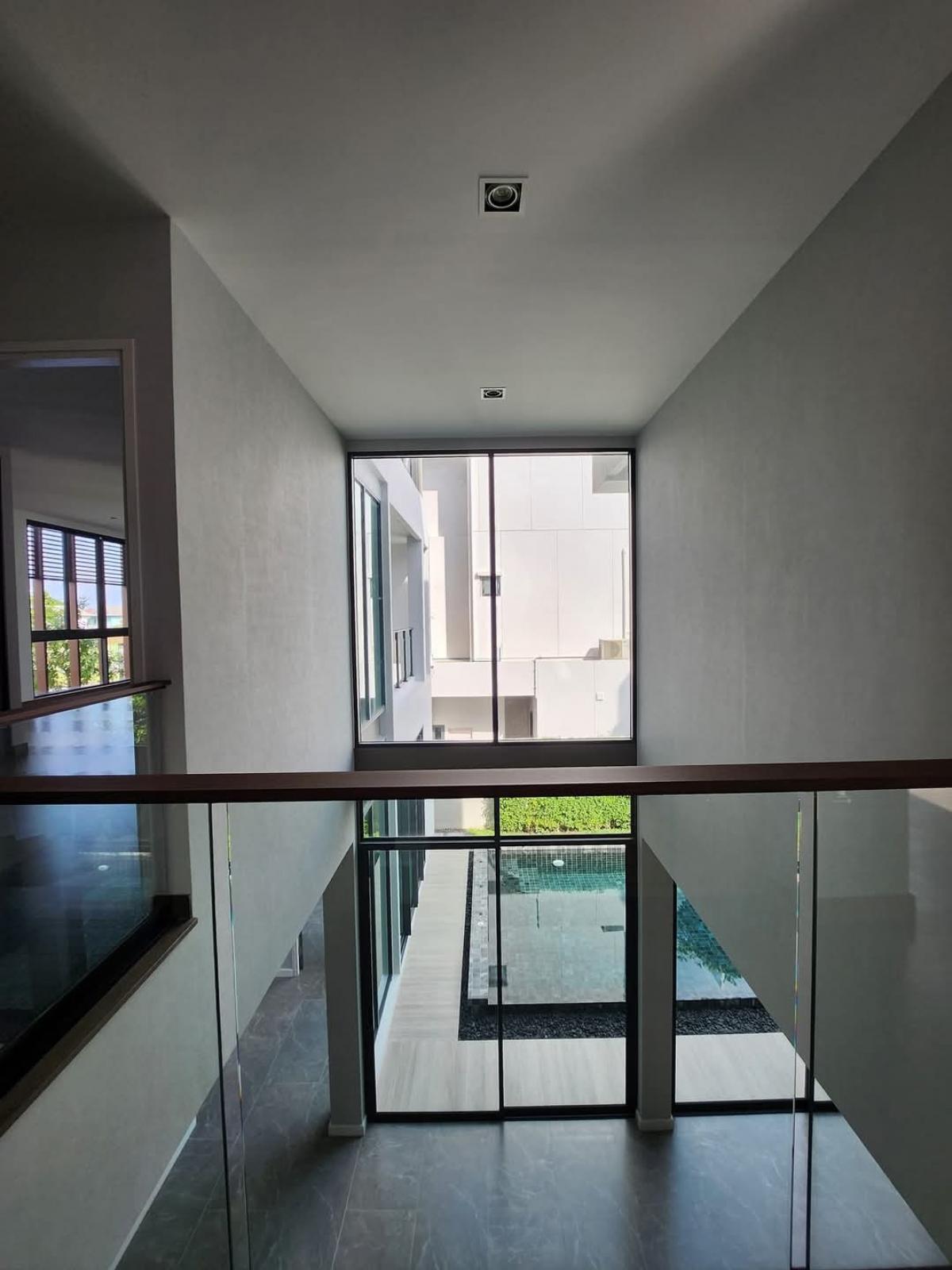 For SaleHouseLadkrabang, Suwannaphum Airport : 🚩𝗧𝗛𝗘 𝗢𝗡𝗘 𝗦𝗜𝗚𝗡𝗔𝗧𝗨𝗥𝗘 𝗕𝗔𝗡𝗚𝗡𝗔 - 𝗥𝗔𝗠𝗔 𝟵 3-storey pool villa and garden villa with private elevator