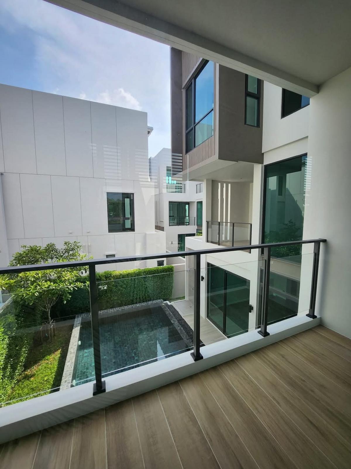 For SaleHouseLadkrabang, Suwannaphum Airport : 🚩𝗧𝗛𝗘 𝗢𝗡𝗘 𝗦𝗜𝗚𝗡𝗔𝗧𝗨𝗥𝗘 𝗕𝗔𝗡𝗚𝗡𝗔 - 𝗥𝗔𝗠𝗔 𝟵 3-storey pool villa and garden villa with private elevator