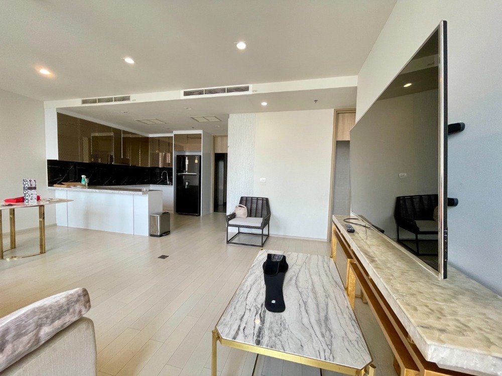 For RentCondoWitthayu, Chidlom, Langsuan, Ploenchit : 2bed 2bath with private life on high floor for rent