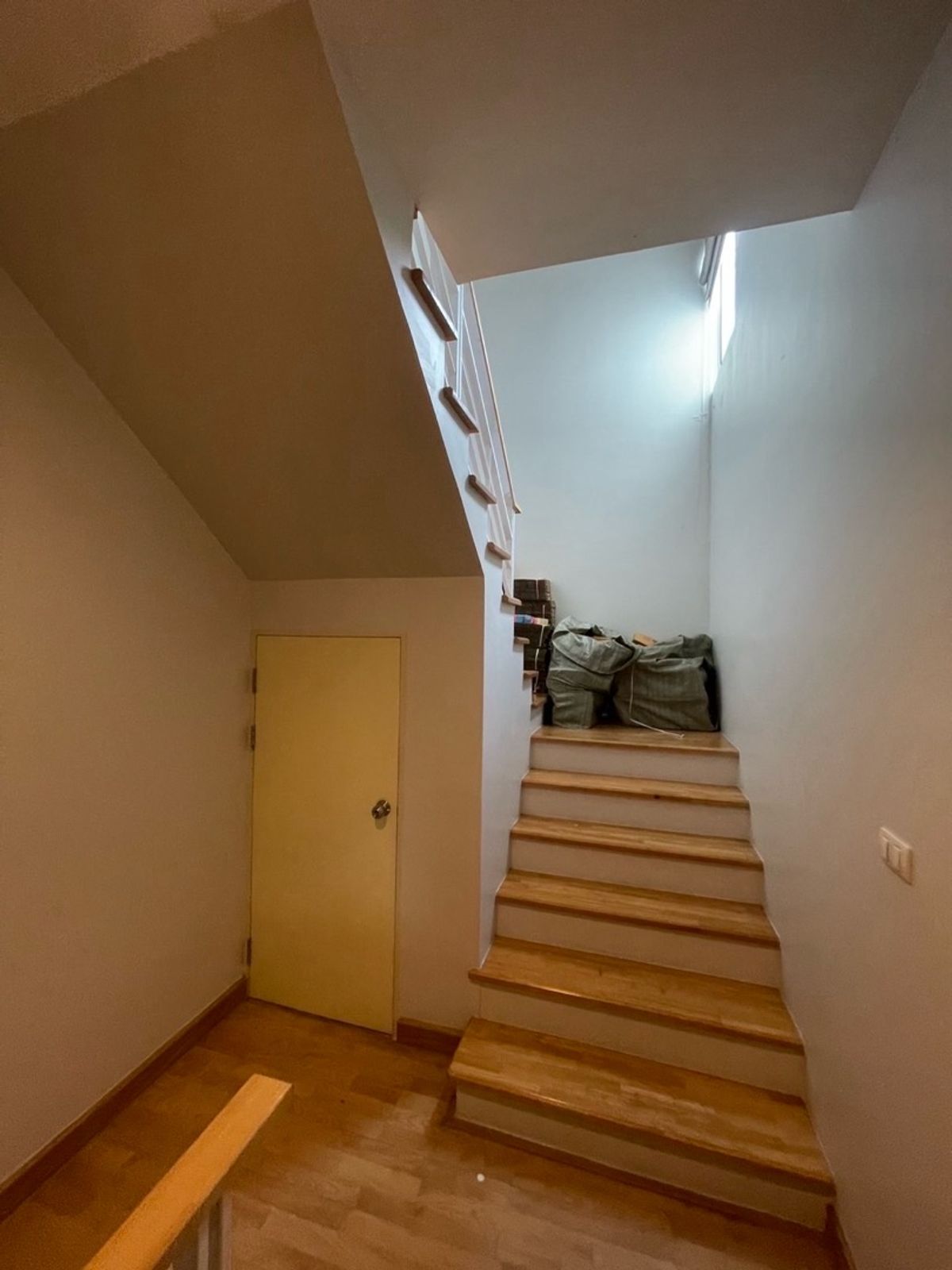 ขายบ้านรัชดา ห้วยขวาง : ขาย บ้านกลางเมืองรัชดา 36 ถนนเมน 25ตรว ใกล้ ต่อเติมห้องด้านหลัง เมเจอร์รัชโยธิน   