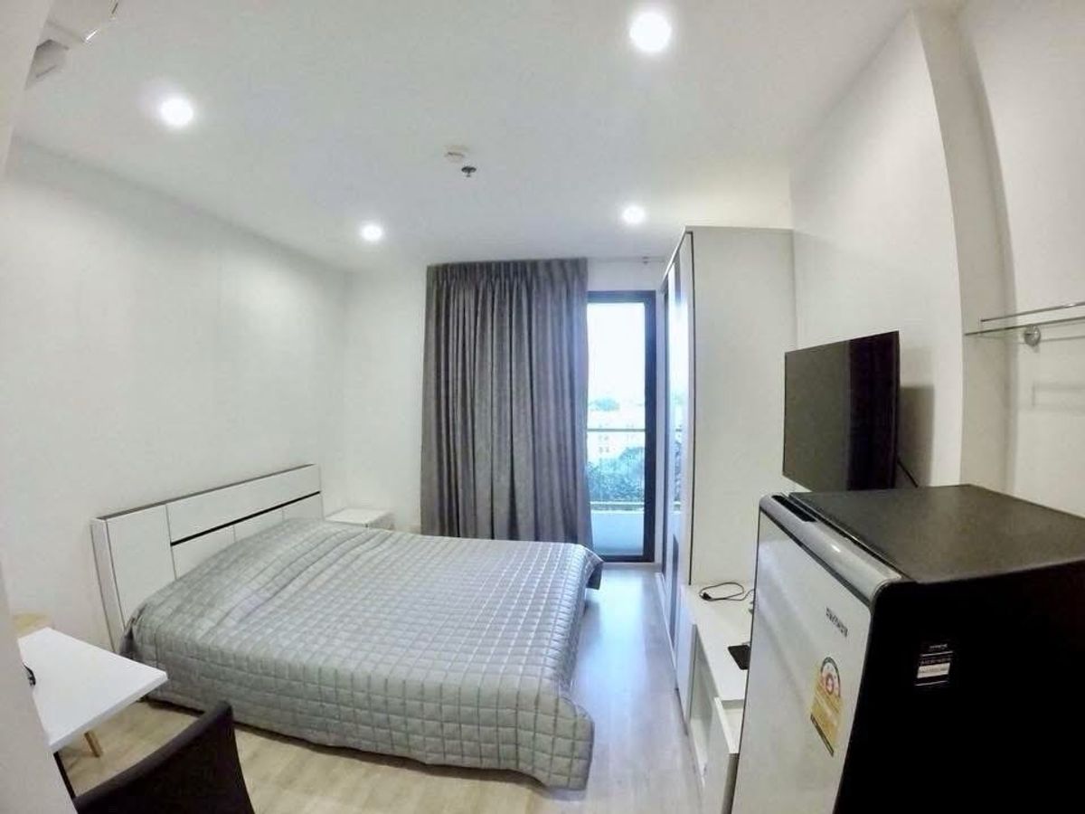 For RentCondoPinklao, Charansanitwong : @condomedium 📍 For rent IDEO Mobi Charan - Interchange has a washing machine [PM2351]