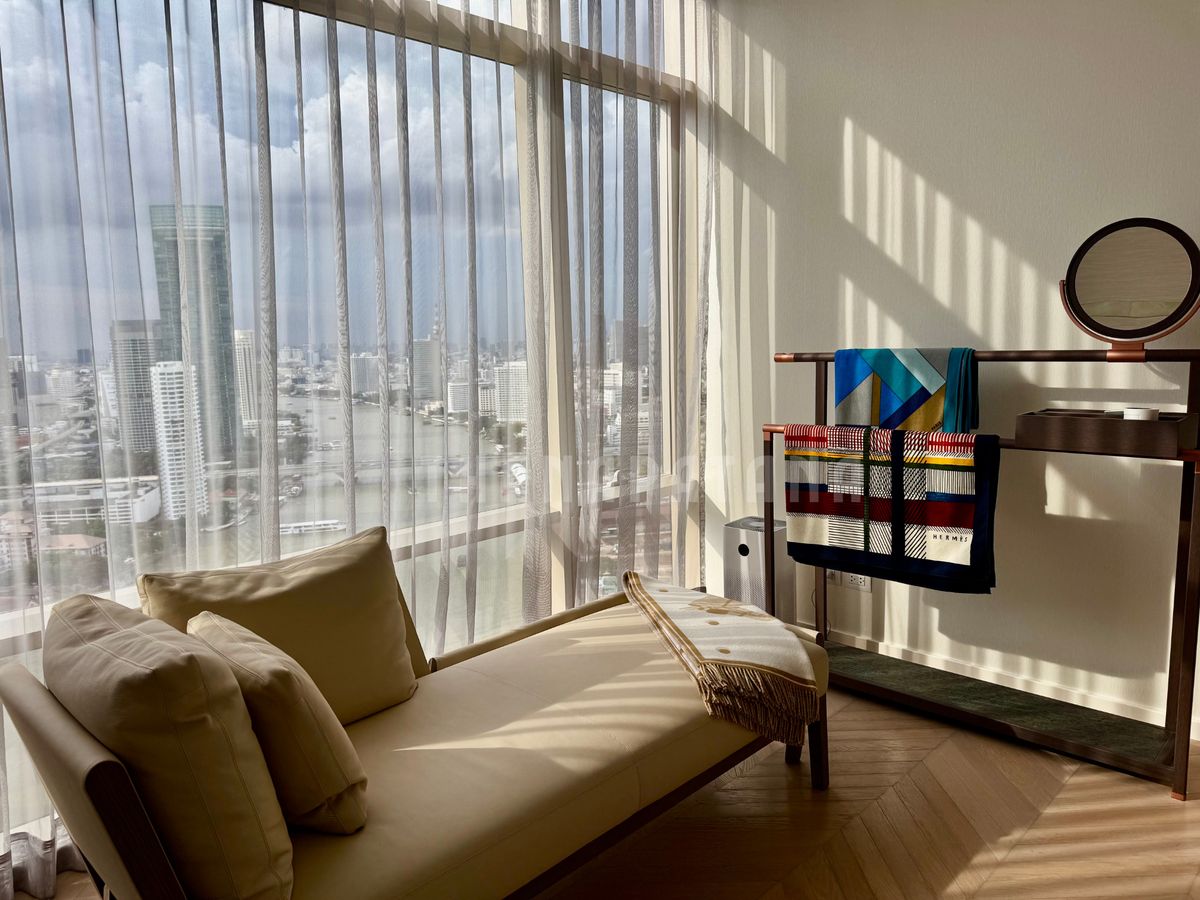 ขายคอนโดสาทร นราธิวาส : ขายคอนโด 3 ห้องนอน มุมที่ดีที่สุดของคอนโด Four Seasons Private Residences 