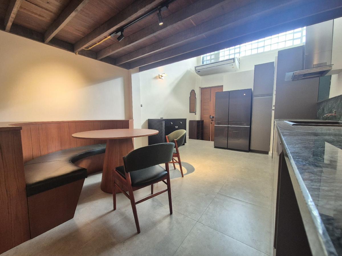For RentTownhomeWitthayu, Chidlom, Langsuan, Ploenchit : Newly renovated, 3.5-storey building, Sukhumvit Soi 1, near Bumrungrad Hospital