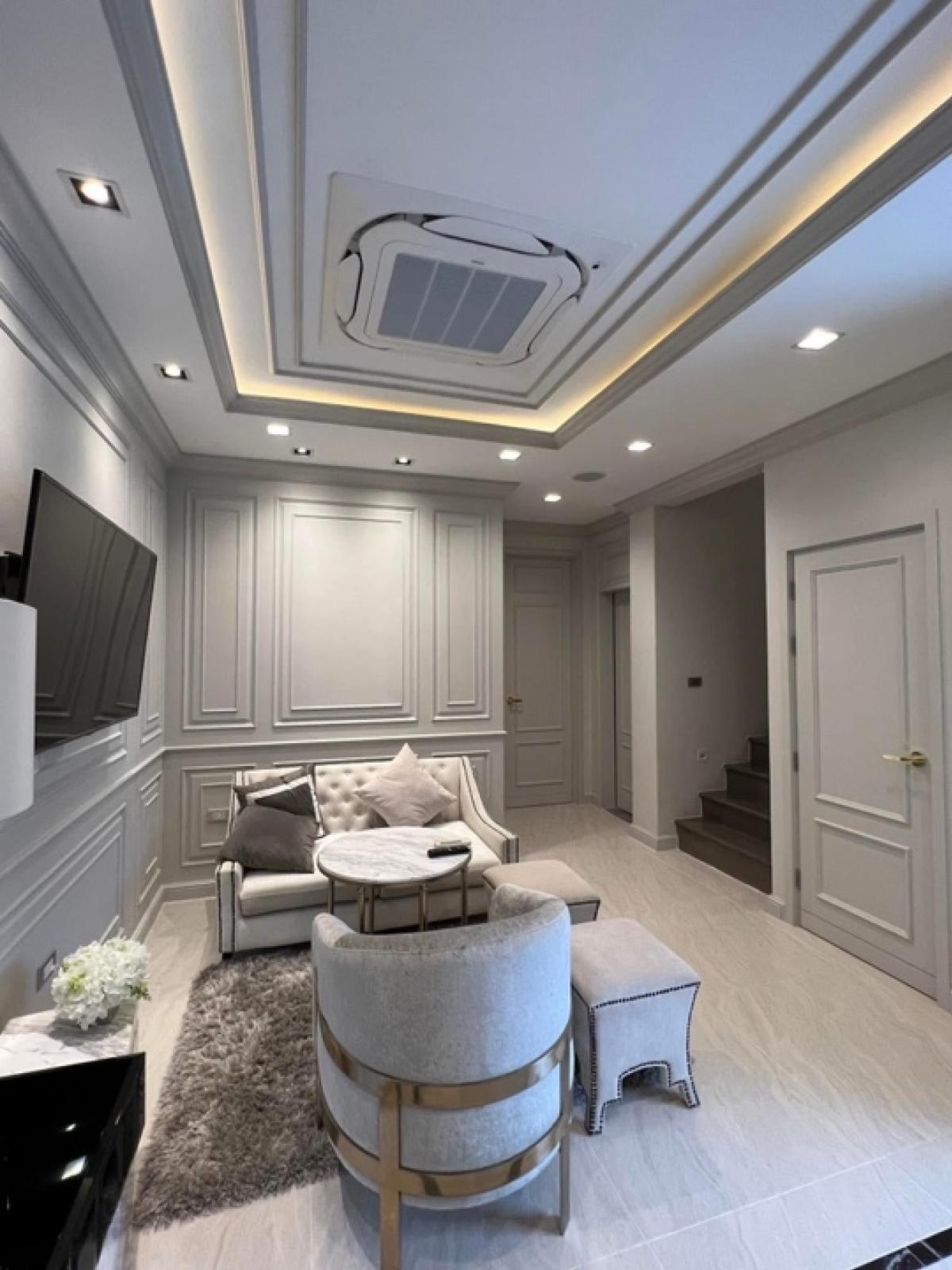 For SalePattanakan, Srinakarin : 📢👇 THE SONNE Srinakarin-Bangna is conveniently accessible with a location that is accessible to all types of travel, connecting to the city center, including Srinakarin Road, Bangna-Trad Road, and On Nut Road.