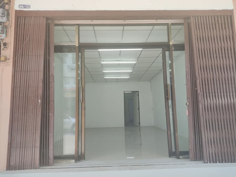 For RentShop HouseBang kae, Phetkasem : Commercial building for rent, Suk San Village, Bang Khae