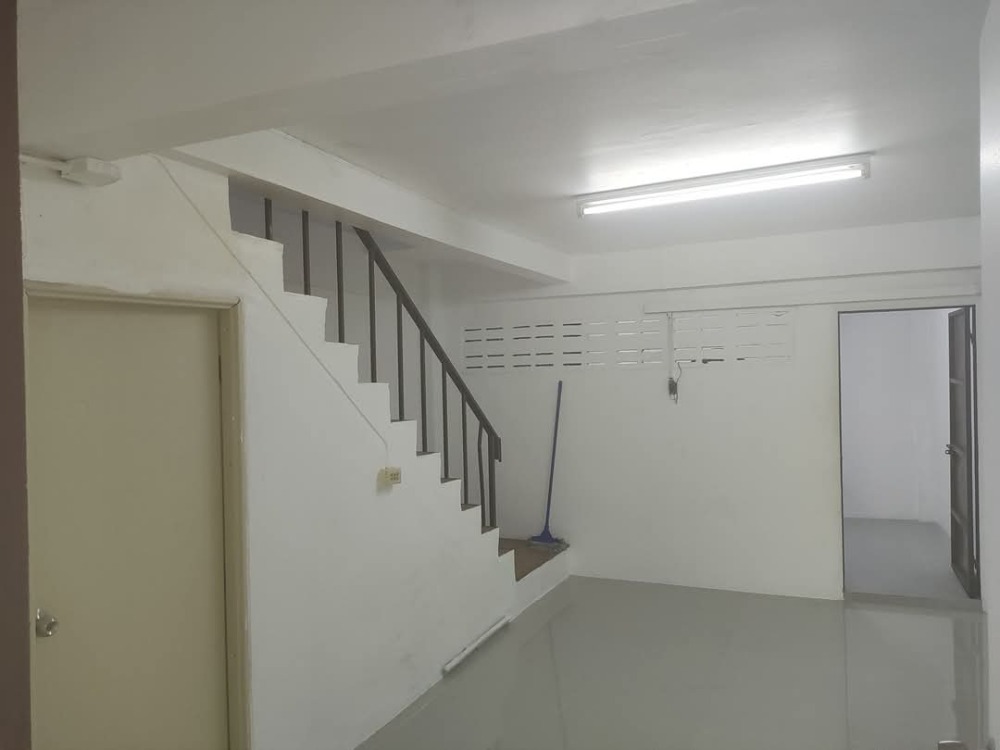 For RentShop HouseBang kae, Phetkasem : Commercial building for rent, Suk San Village, Bang Khae