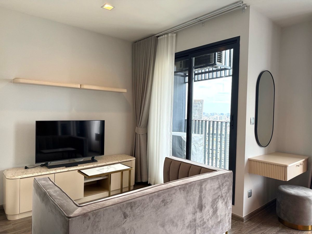 For RentCondoLadprao, Central Ladprao : Life Ladprao Valley, new room, high floor, city view, complete electrical appliances