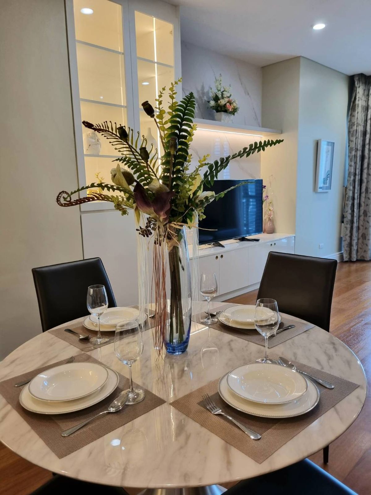 For RentCondoSukhumvit, Asoke, Thonglor : • 𝐑𝐄𝐍𝐓 • 𝐁𝐫𝐢𝐠𝐡𝐭 𝟐𝟒 • 𝟐 𝐁𝐞𝐝 • 𝟗𝟑 𝐒𝐪𝐦. • 𝟔𝟓𝟎𝟎𝟎 •   𝐋𝐢𝐧𝐞 𝐈𝐃 : 𝐕𝐚𝐬𝐬𝐢𝐥𝐲