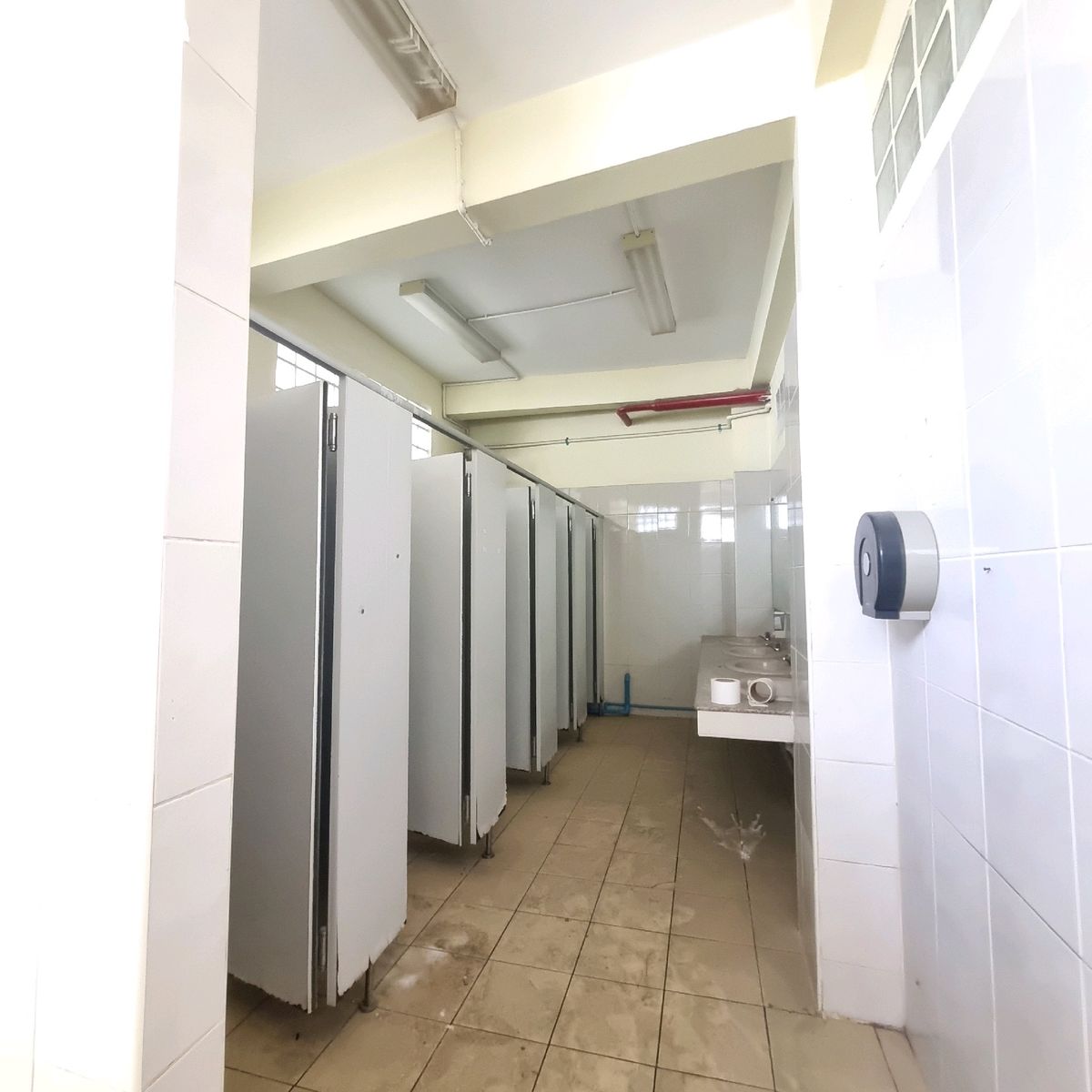 For RentFactoryRathburana, Suksawat : Industrial factory for rent, Suk Sawat 30, land area 1 rai 3 sq.wa, 2-storey building, with dormitory for workers to stay 0928242499