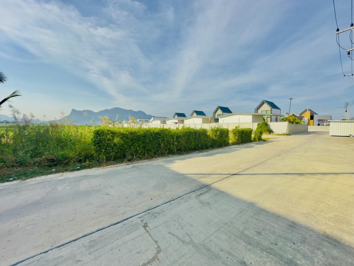 ขายที่ดินชะอำ เพชรบุรี : ขายต่ำกว่าราคาประเมิน ที่ดินแปลงใหญ่ วิวภูเขา ใกล้หาดชะอำ เนื้อทึ่ 16-1-84 ไร่ ถนนเพชรเกษม ตำบลชะอำ อำเภอชะอำ จังหวัดเพชรบบุรี