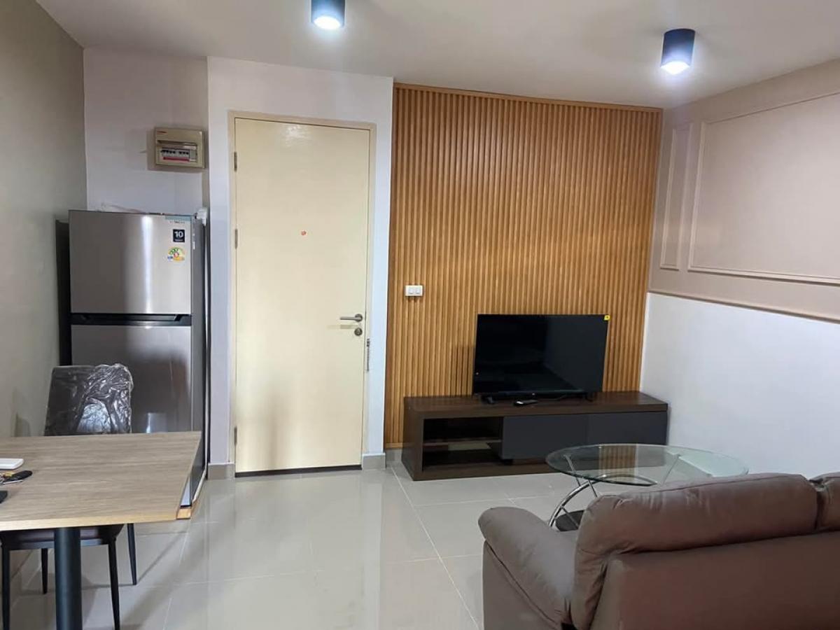 For RentCondoLadkrabang, Suwannaphum Airport : Condo for rent: Iris Avenue Onnut Wongwan, Building 1, 7th floor, project view, size 28.00 sq m., price 8,500 baht.