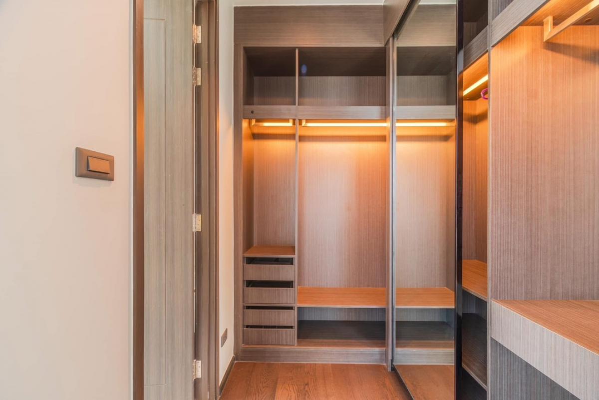 For SaleCondoSukhumvit, Asoke, Thonglor : Condo for sale Laviq Sukhumvit 57 size 115 Sq.m 2 bed 3 bath 37,000,000 MB Contact 086-795-9997 Jimmy