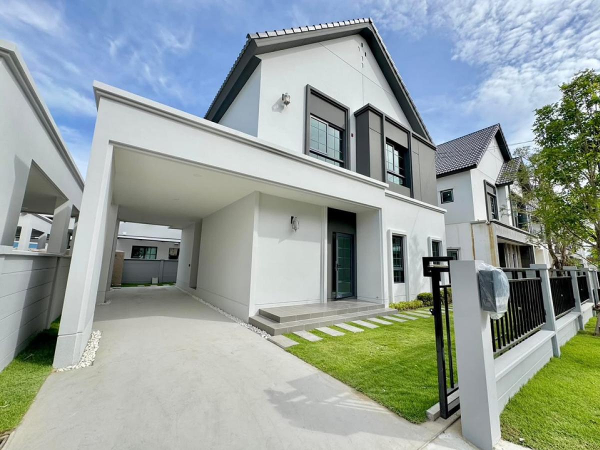 ขายบ้านบางนา แบริ่ง ลาซาล : ขาย Centro Bangna ขนาด 230 Sq.m 4 bed 4 bath เพียง 10.9 MB ติดต่อ 086-795-9997