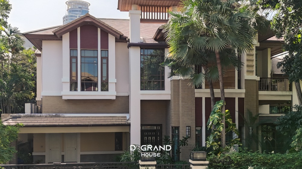 For RentHouseOnnut, Udomsuk : For Rent: Sansiri Village Sukhumvit 67, a super luxury home in the heart of the city, Soi Sukhumvit 67, a luxury home on a large plot of land on Sukhumvit Road.