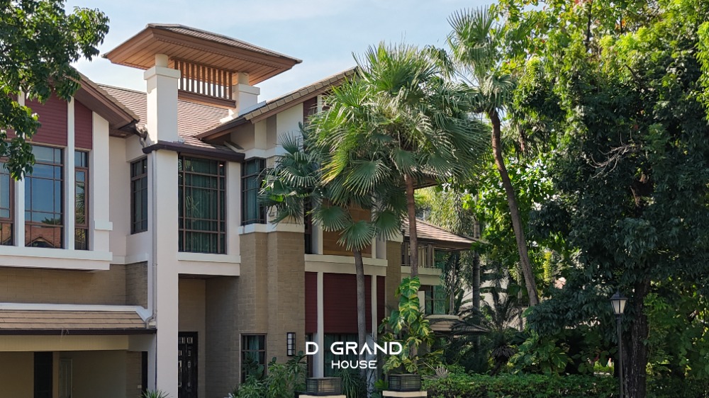 For RentHouseOnnut, Udomsuk : For Rent: Sansiri Village Sukhumvit 67, a super luxury home in the heart of the city, Soi Sukhumvit 67, a luxury home on a large plot of land on Sukhumvit Road.