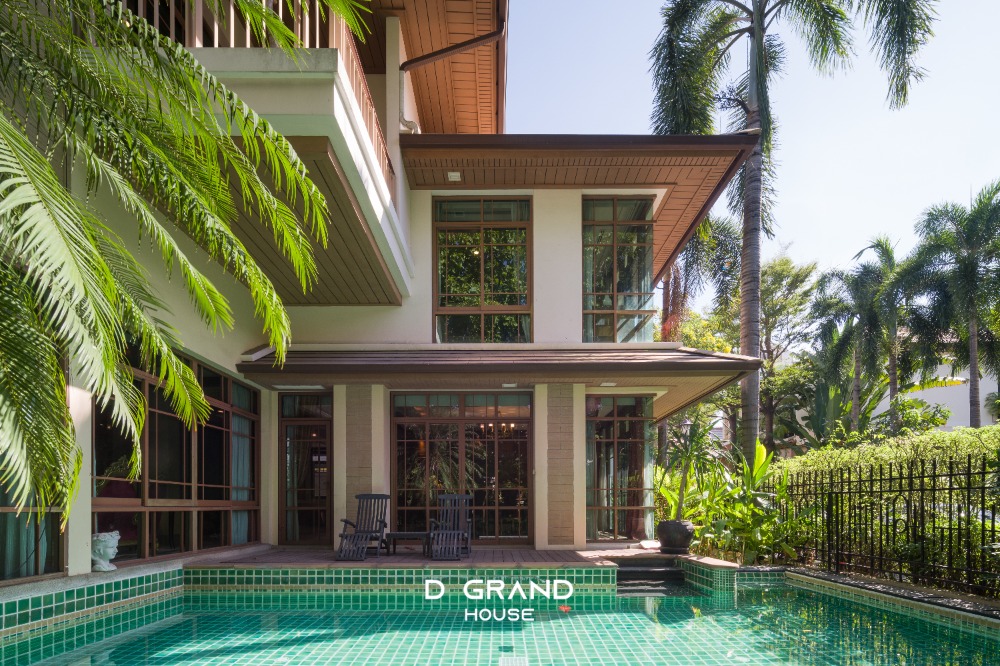 For RentHouseOnnut, Udomsuk : For Rent: Sansiri Village Sukhumvit 67, a super luxury home in the heart of the city, Soi Sukhumvit 67, a luxury home on a large plot of land on Sukhumvit Road.