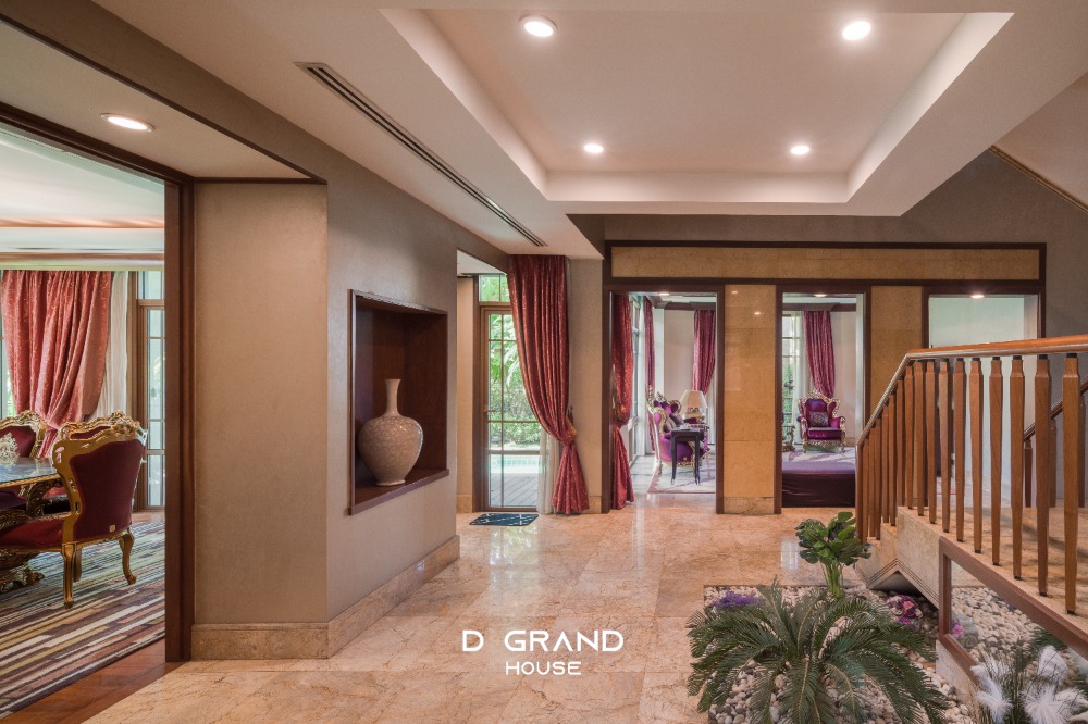 For RentHouseOnnut, Udomsuk : For Rent: Sansiri Village Sukhumvit 67, a super luxury home in the heart of the city, Soi Sukhumvit 67, a luxury home on a large plot of land on Sukhumvit Road.