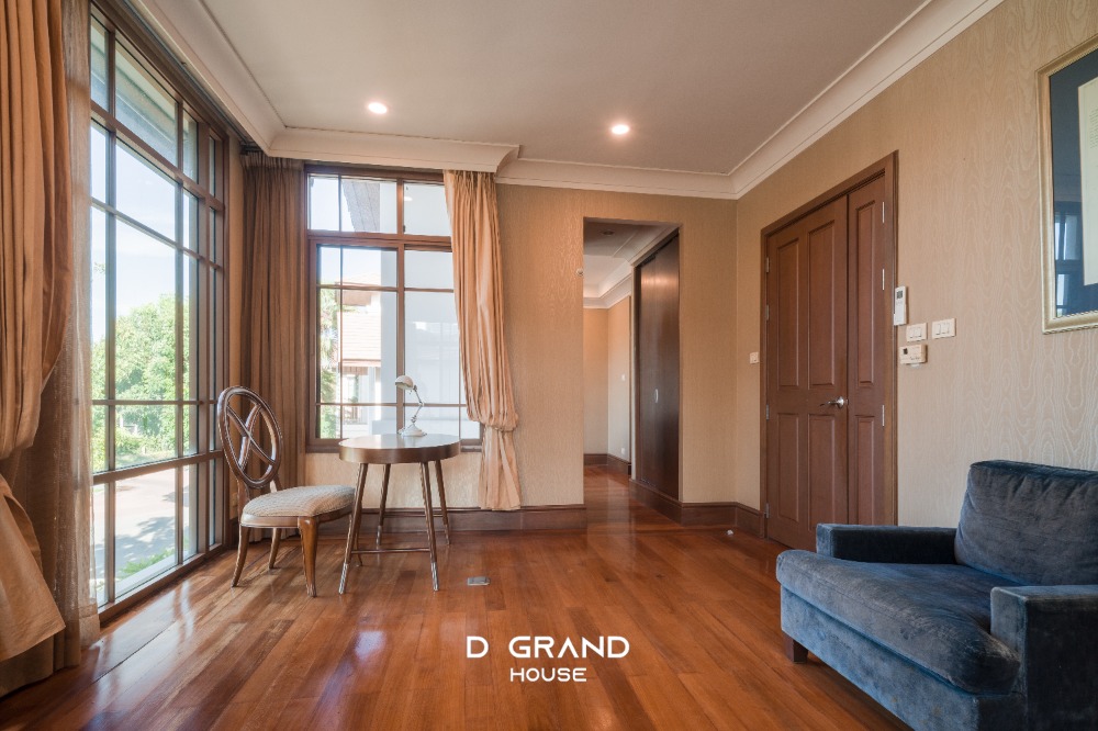 For RentHouseOnnut, Udomsuk : For Rent: Sansiri Village Sukhumvit 67, a super luxury home in the heart of the city, Soi Sukhumvit 67, a luxury home on a large plot of land on Sukhumvit Road.