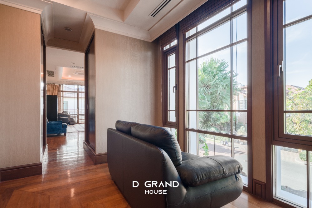 For RentHouseOnnut, Udomsuk : For Rent: Sansiri Village Sukhumvit 67, a super luxury home in the heart of the city, Soi Sukhumvit 67, a luxury home on a large plot of land on Sukhumvit Road.