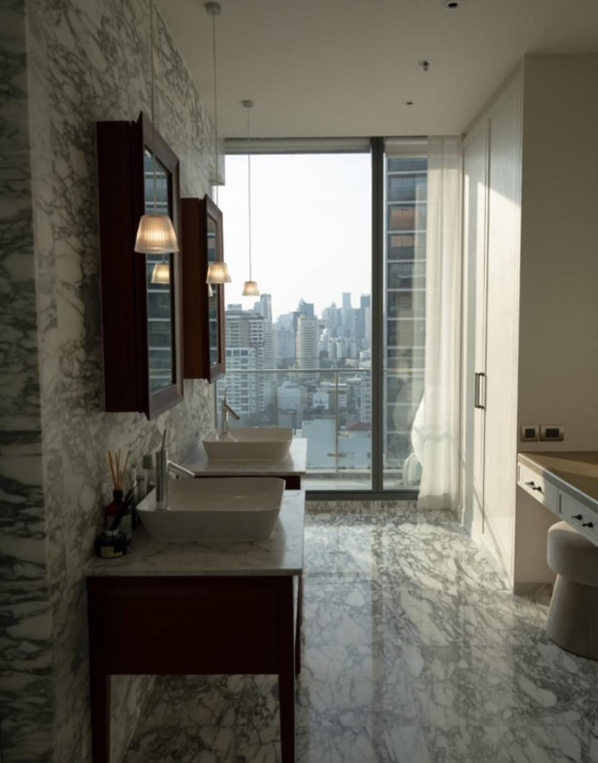 For SaleCondoSukhumvit, Asoke, Thonglor : For sale Khun by Yoo size 149.5 Sq.m 3 bed 3 bath |75,000,000MB| Contact 086-795-9997(Jim)