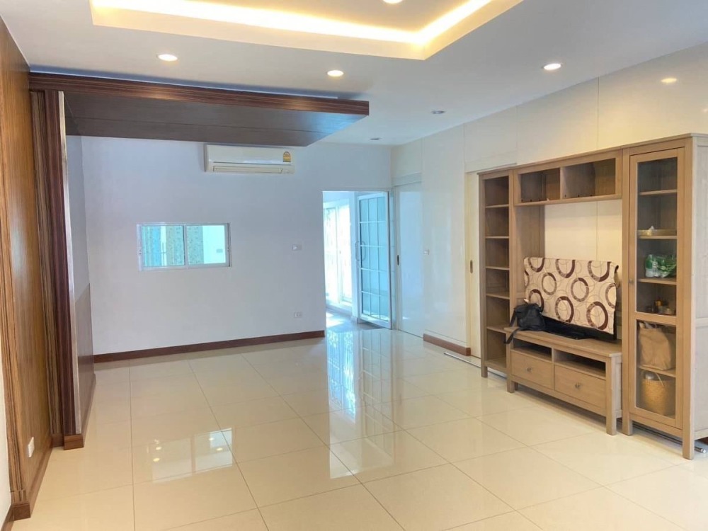 For RentTownhomePattanakan, Srinakarin : Newly RENOVATED Noble Cube Pattanakarn