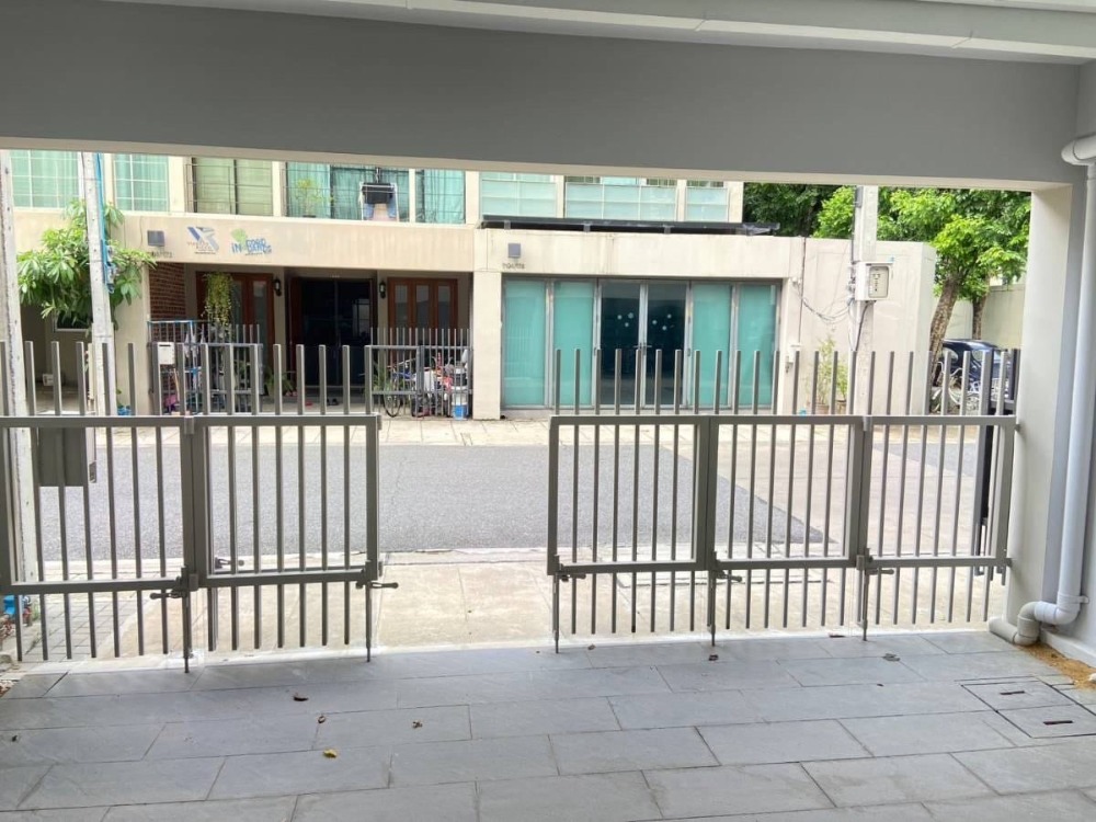 For RentTownhomePattanakan, Srinakarin : Newly RENOVATED Noble Cube Pattanakarn