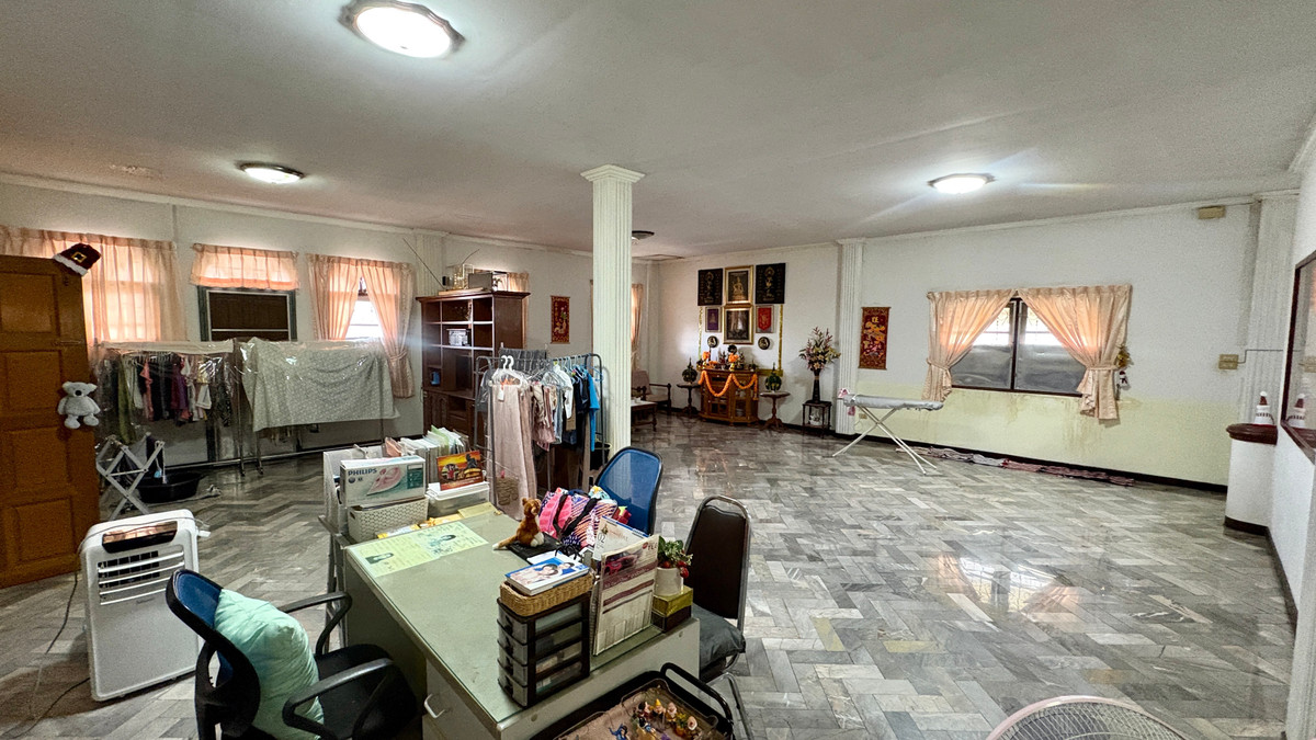 For SaleHome OfficeChokchai 4, Ladprao 71, Ladprao 48, : Home Office 3 floors, high ceiling with warehouse, 89 sq.w., Satriwitthaya 2 Road, Soi 25, accessible from many routes in the heart of Lat Phrao and along the Ekkamai-Ram Intra Expressway