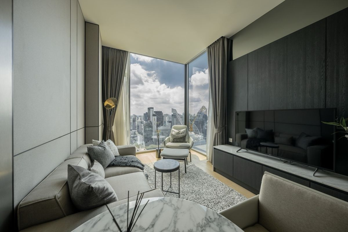 For RentCondoWitthayu, Chidlom, Langsuan, Ploenchit : 🔥 Dont miss out on this huge discount! 🔥 ​​🏙️ 28 Chidlom 📍 1 bedroom | 1 bathroom | Size 35 sq m. 💸 Rent only 35,000 baht/month (Negotiable!)