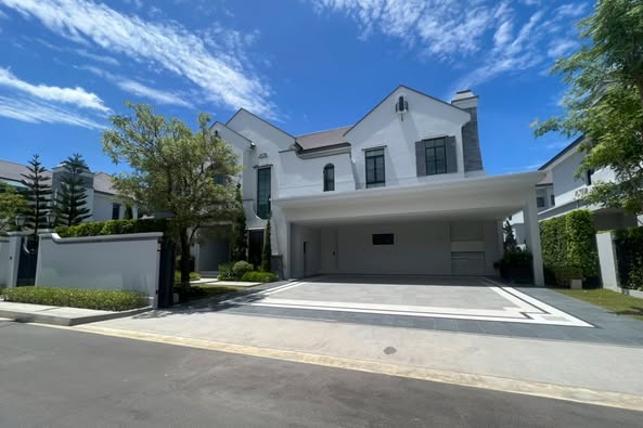 For RentHousePattanakan, Srinakarin : For rent: Single house, Nantawan Rama 9 - New Krungthep Kreetha, size 150 sq m, luxuriously decorated, ready to move in, near an international school