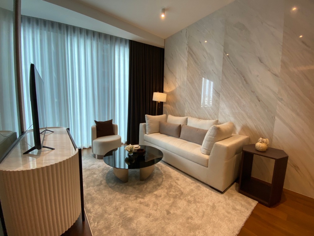 For RentCondoSukhumvit, Asoke, Thonglor : Very beautiful room, best price!! 1 large bedroom, 60 sq m, high floor, very beautifully decorated, ready to rent.