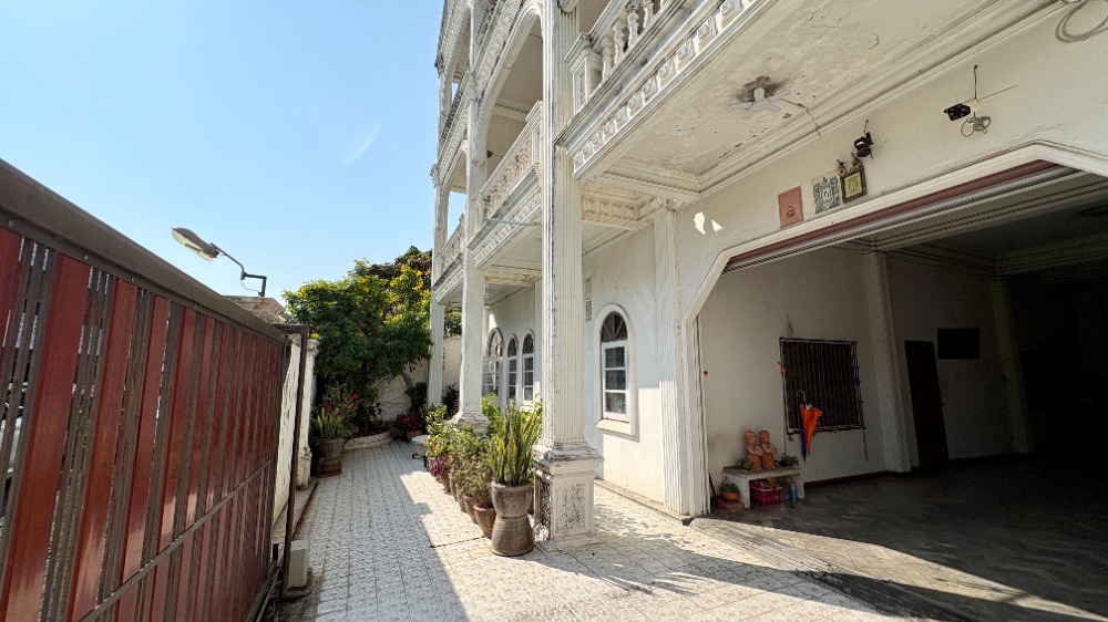 For SaleHome OfficeChokchai 4, Ladprao 71, Ladprao 48, : Home Office 3 floors, high ceiling with warehouse, 89 sq.w., Satriwitthaya 2 Road, Soi 25, accessible from many routes in the heart of Lat Phrao and along the Ekkamai-Ram Intra Expressway