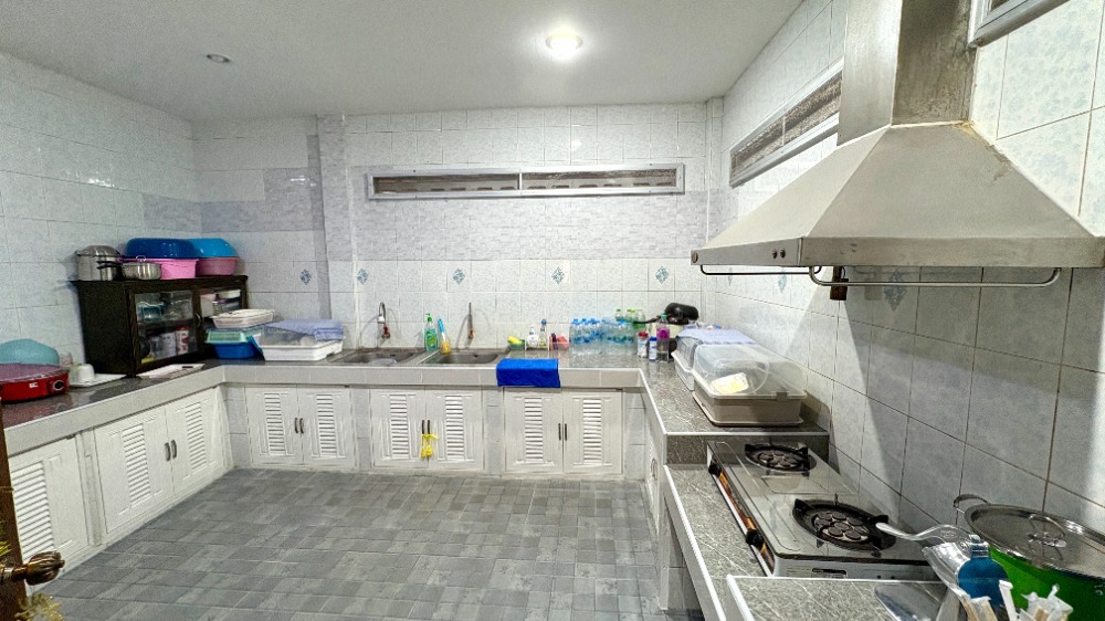 For SaleHome OfficeChokchai 4, Ladprao 71, Ladprao 48, : Home Office 3 floors, high ceiling with warehouse, 89 sq.w., Satriwitthaya 2 Road, Soi 25, accessible from many routes in the heart of Lat Phrao and along the Ekkamai-Ram Intra Expressway