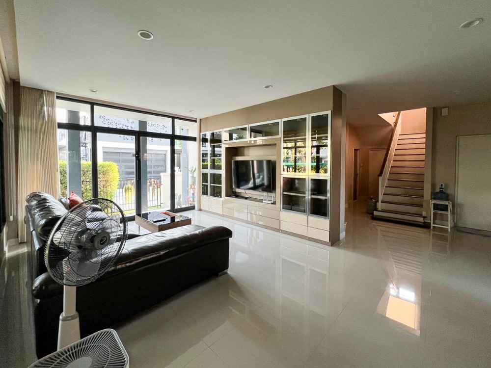 For SaleHousePattanakan, Srinakarin : House for Sale Setthasiri Pattanakarn, 4 bedroom 86 sqw 244 sqm Near Suvarnabhumi Airport, Onnut, Prawet, Chaloem Phrakiat Rama 9, Lat Krabang : SL25S-001